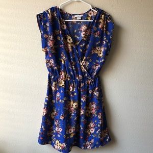 Blue floral dress (with pockets 💙)